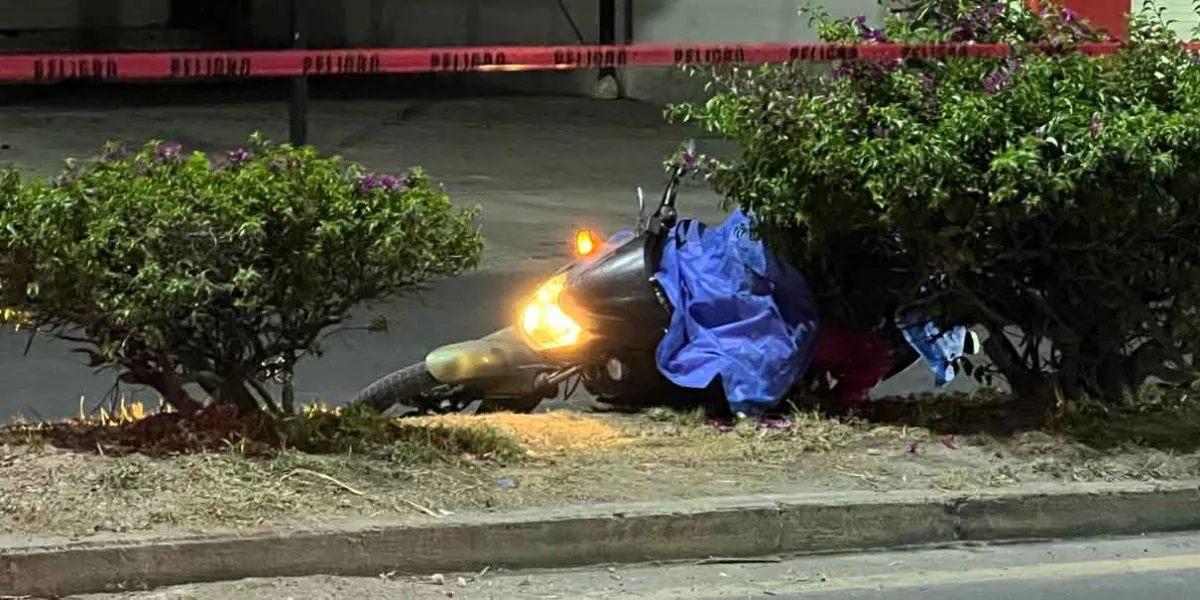 Ejecutan a balazos a motociclista conocido como "Pinky" en la carretera Internacional a Oaxaca