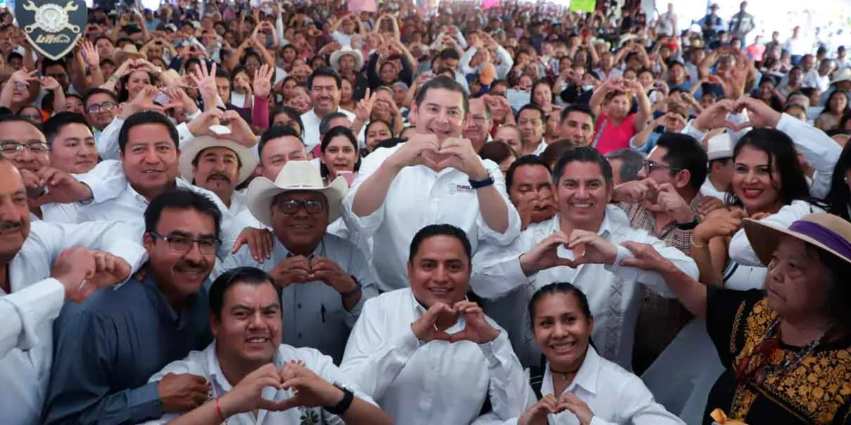 Entrega Armenta más de 30 millones de pesos para 90 obras comunitarias en Ajalpan