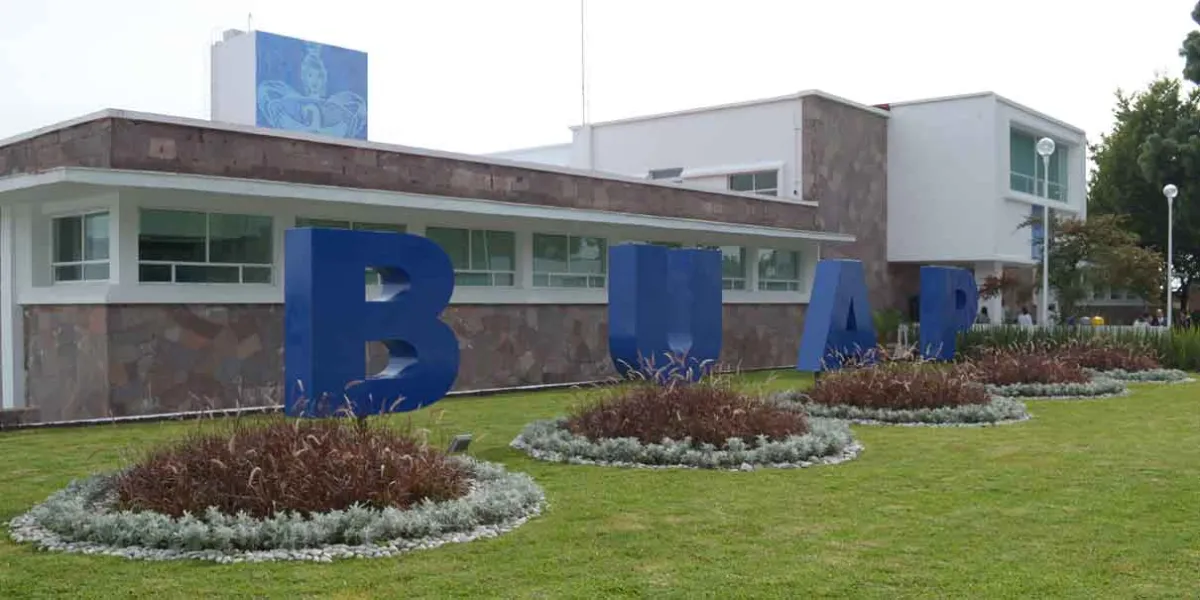 Rinde informe de labores el director del Complejo Regional Nororiental