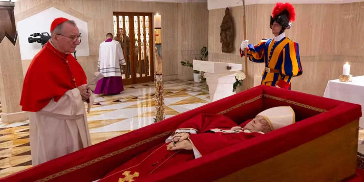 VIDEO. El último adiós al papa Francisco inicia con conmovedoras imágenes