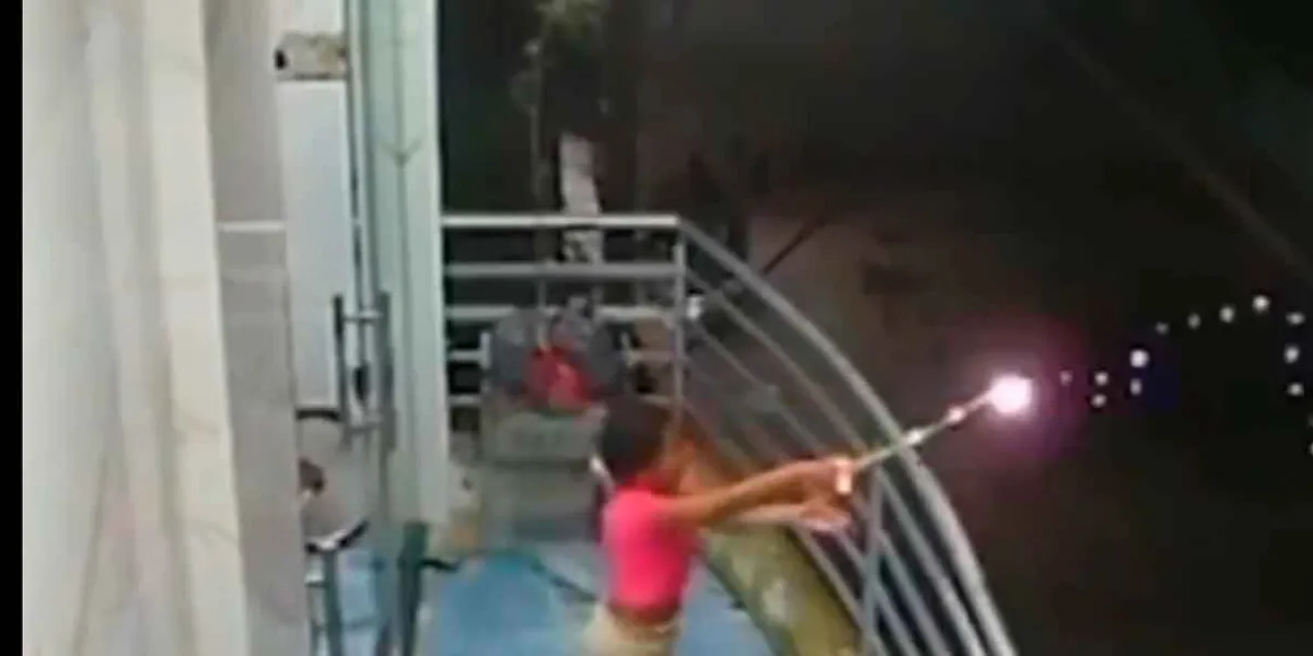 VIDEO. Niña sufre descarga eléctrica EXPLOSIVA mientras juega en el balcón  en Brasil