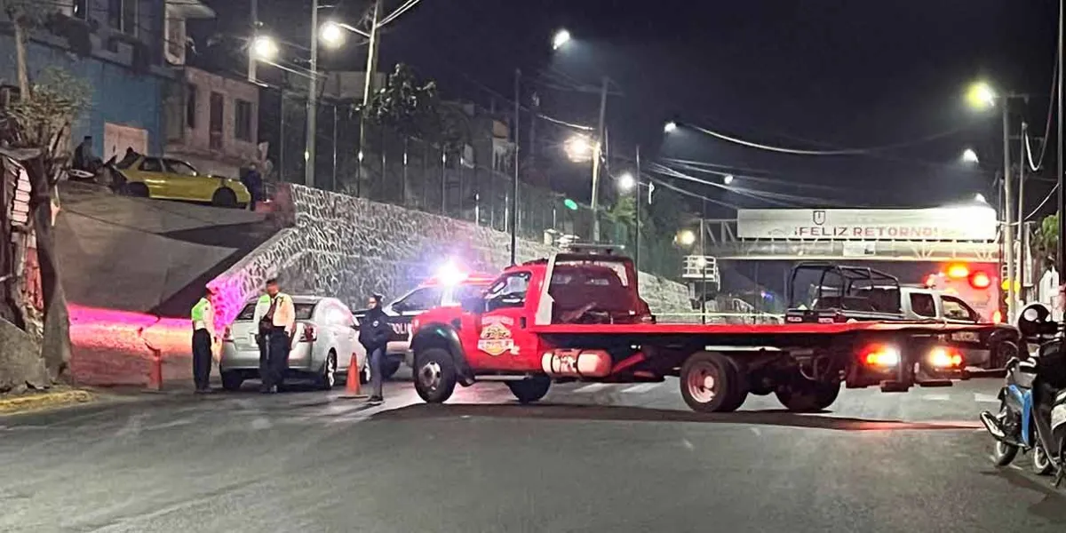 Se desata balacera en Izúcar; dejan camioneta rafagueada abandonada