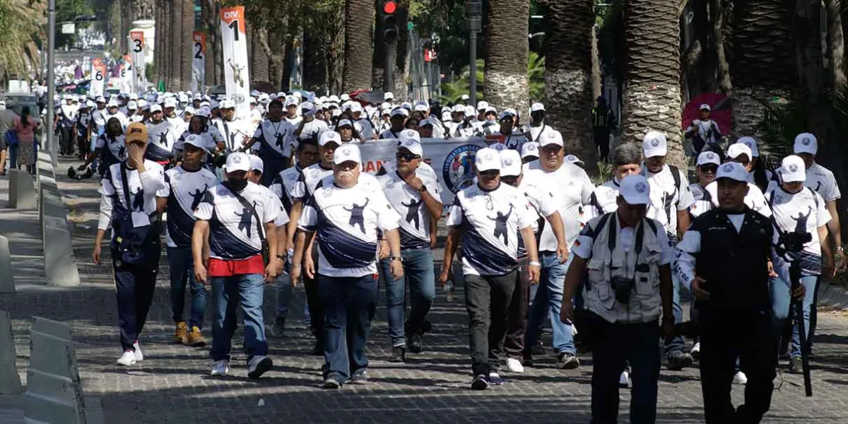  UNT encabeza marcha del 1 de mayo en Puebla