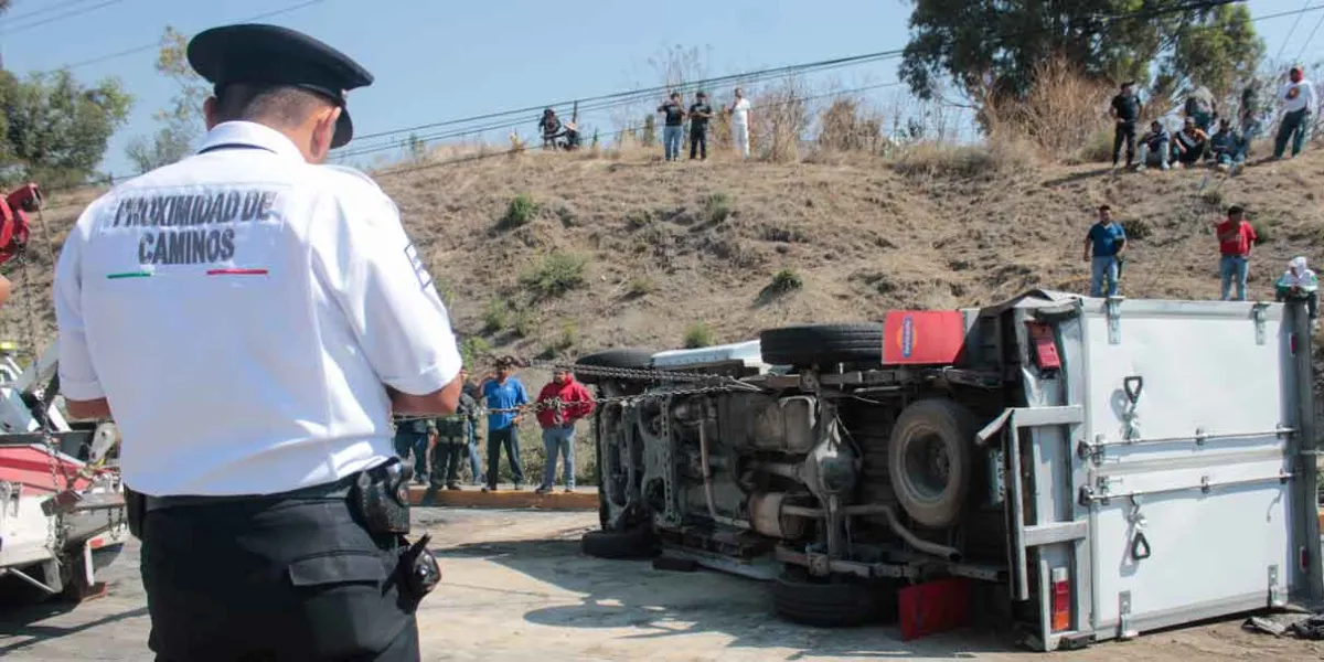12 lesionados en el Periférico, 9 autos se estrellaron y no hay paso del Norte al Sur