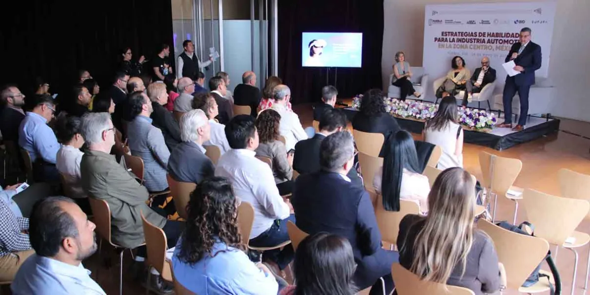 Autoridades y empresas fortalecen competitividad de la industria automotriz