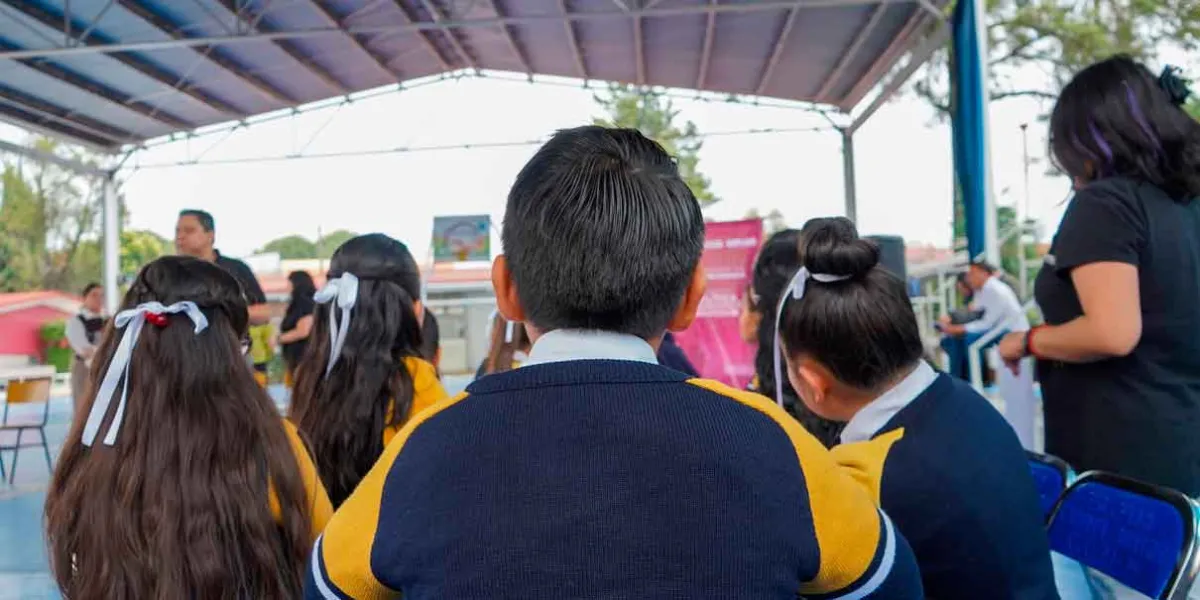 Con entusiasmo y dedicación, niñas y niños participaron activamente compartiendo sus ideas para construir una ciudad más transparente