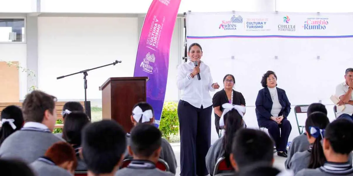 Incentiva Lupita Cuautle hábito de la lectura en niñez de San Andrés Cholula