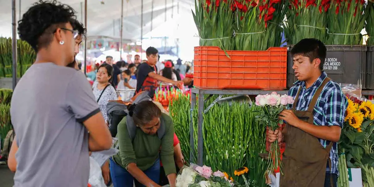 Variedad de flores y precios en Serdán para celebrar a las madres