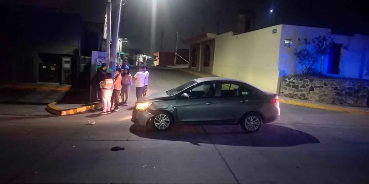 Detienen a conductor tras accidente contra establecimiento en Cuautlancingo