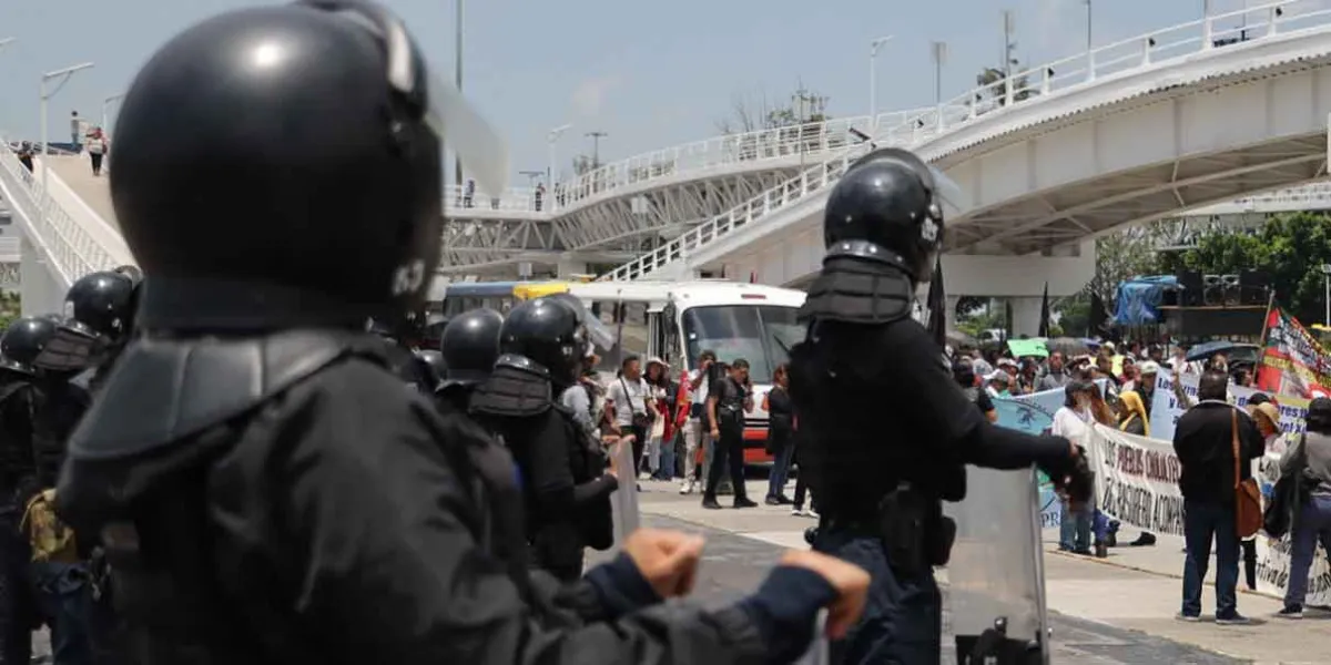 Caos vial en la Vía Atlixcáyotl; la 28 de Octubre expuso demandas en el CIS Angelópolis