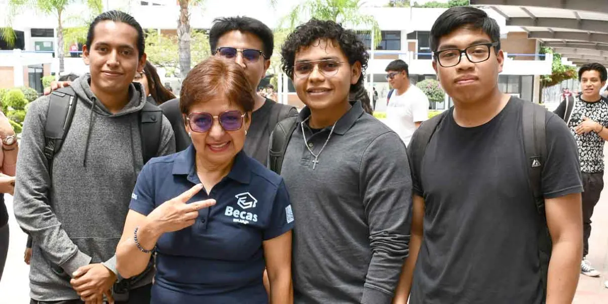 Durante los últimos cuatro años, uno de los compromisos de la BUAP ha sido impulsar acciones encaminadas a la salud y bienestar físico de los estudiantes, además de reconocer sus méritos académicos y deportivos. En este camino se inscribe el Programa Integral de Becas, con cinco modalidades: alimenticia, excelencia, académica, socioeconómica y talentos universitarios, que benefician cada año a casi 17 mil alumnos de las 44 unidades académicas.  Un precedente en estas acciones es el incremento de 50 por cien