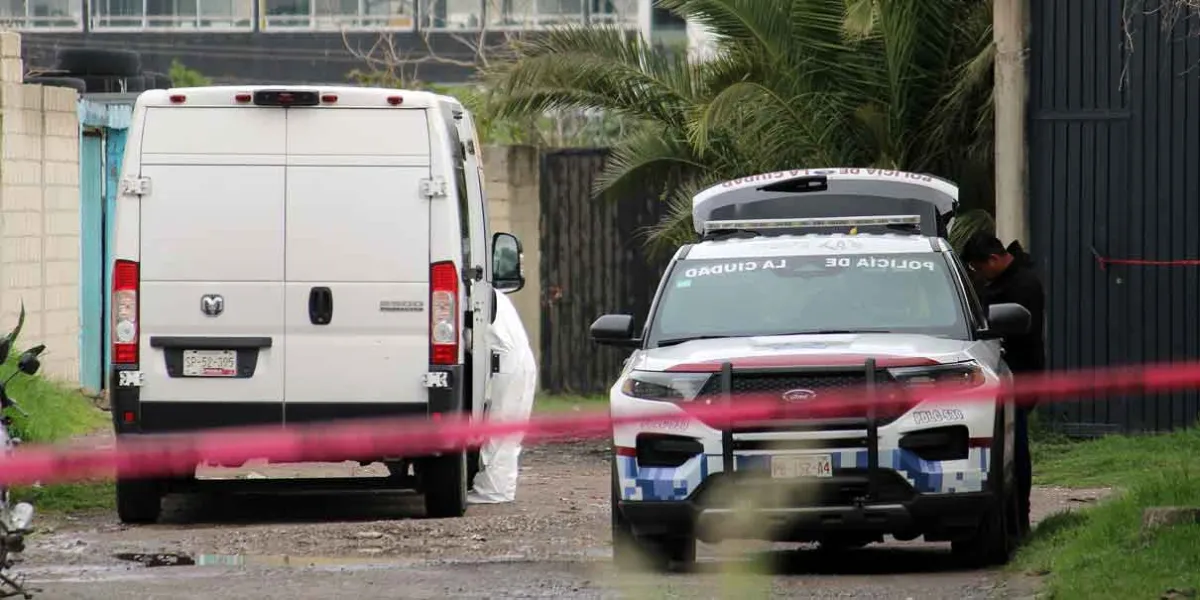 Hallan dos cuerpos degollados en zona cercana al Mercado Xonaca