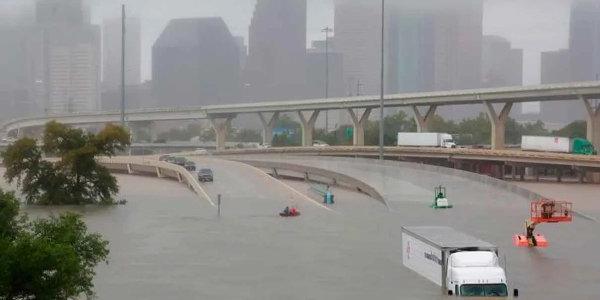 Inundaciones en Texas dejan al menos cinco muertos 