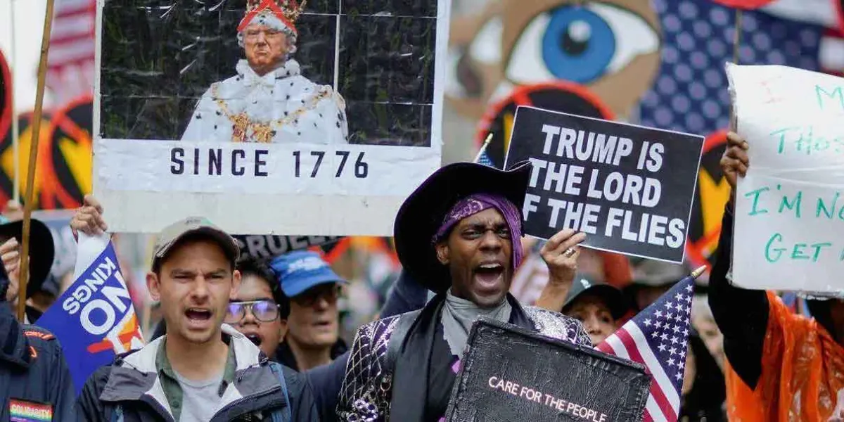 Miles protestan contra Donald Trump en EU durante desfile militar por el 250 aniversario del Ejército
