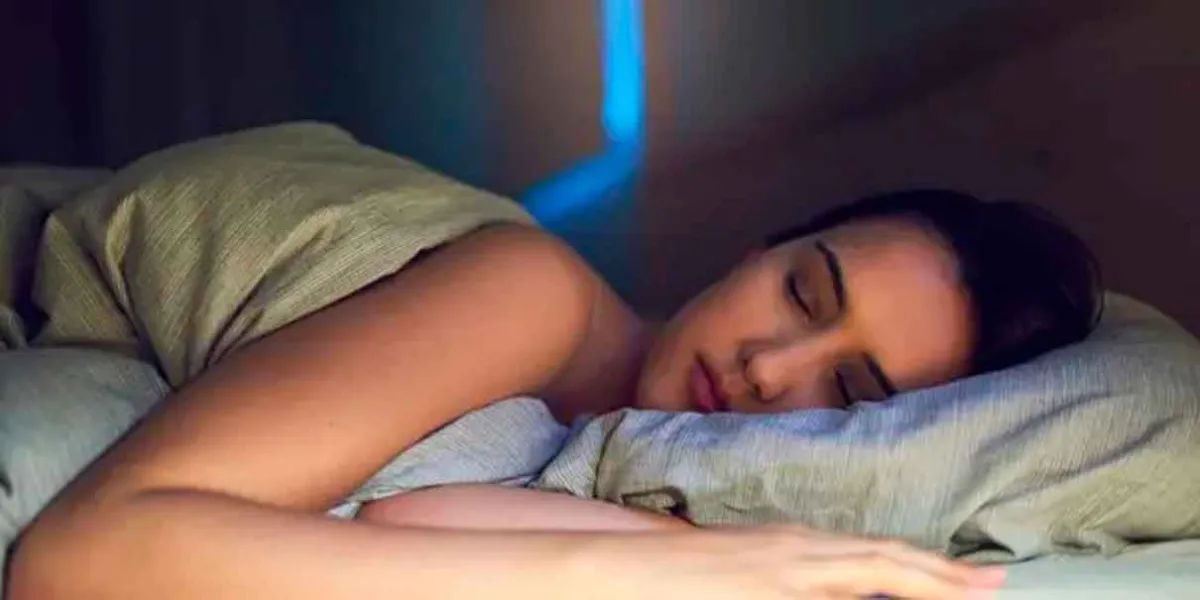 Dormir de lado: una postura avalada por la ciencia para mejorar la salud