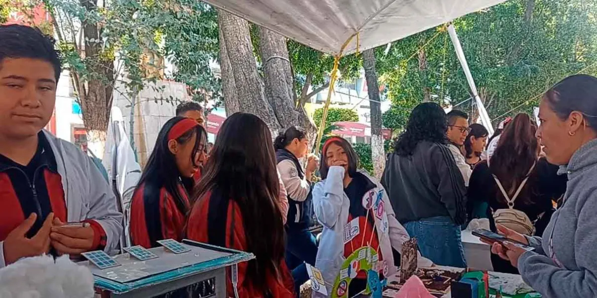 Jóvenes de Texmelucan presentan innovadores proyectos ambientales en Feria Ecológica