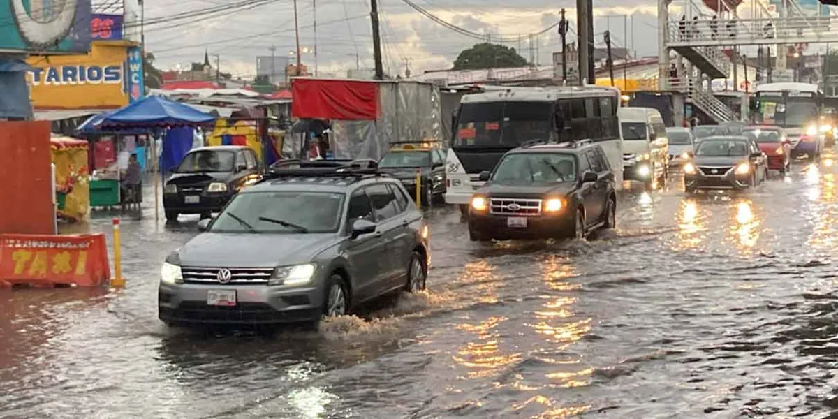 Domingo lluvioso en la capital; "Flossie" y "Barry" provocarán tormentas esta semana