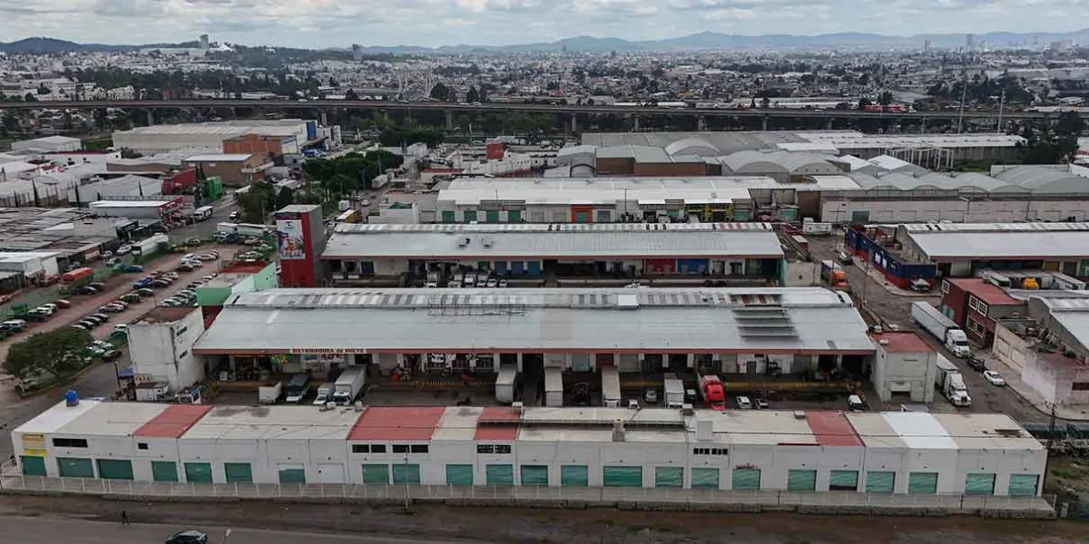 Más de 5 mil locatarios se oponen a muro perimetral en Central de Abastos