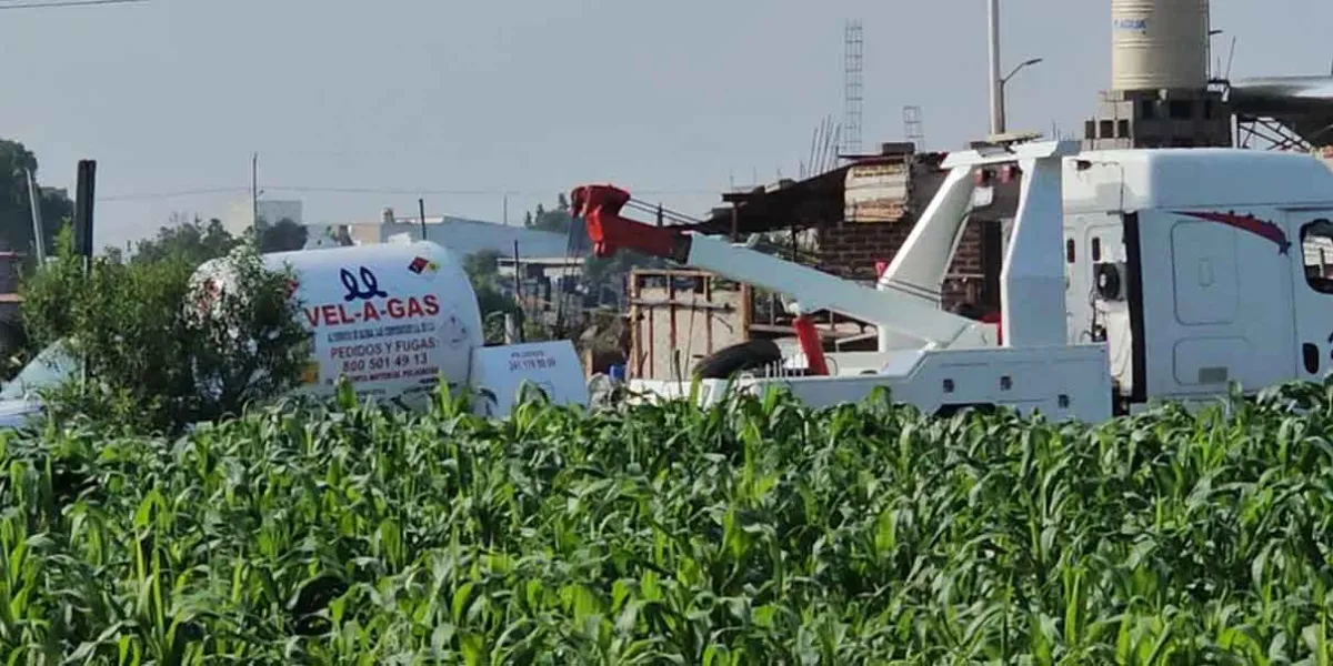 Atrapan a huachicoleros en Coronango; retienen dos pipas