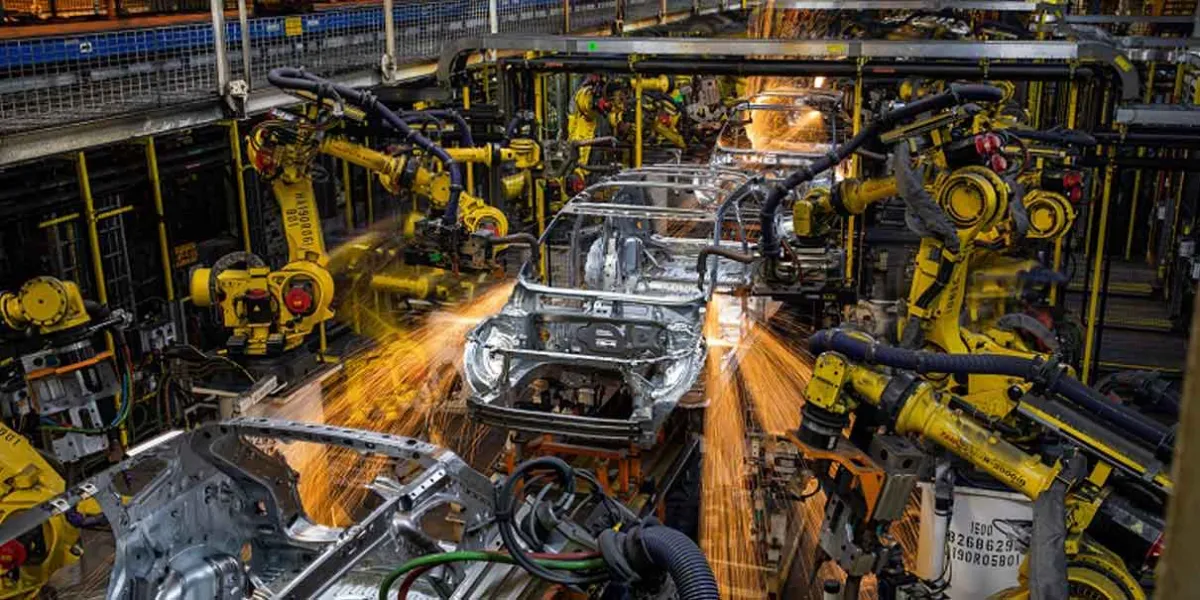 General Motors reduce la producción en su planta de Silao, México