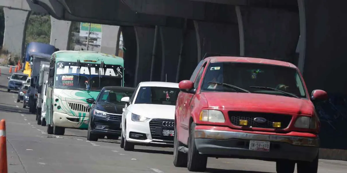 Patrullajes, puntos de control y monitoreo contra delincuencia en la autopista México-Puebla