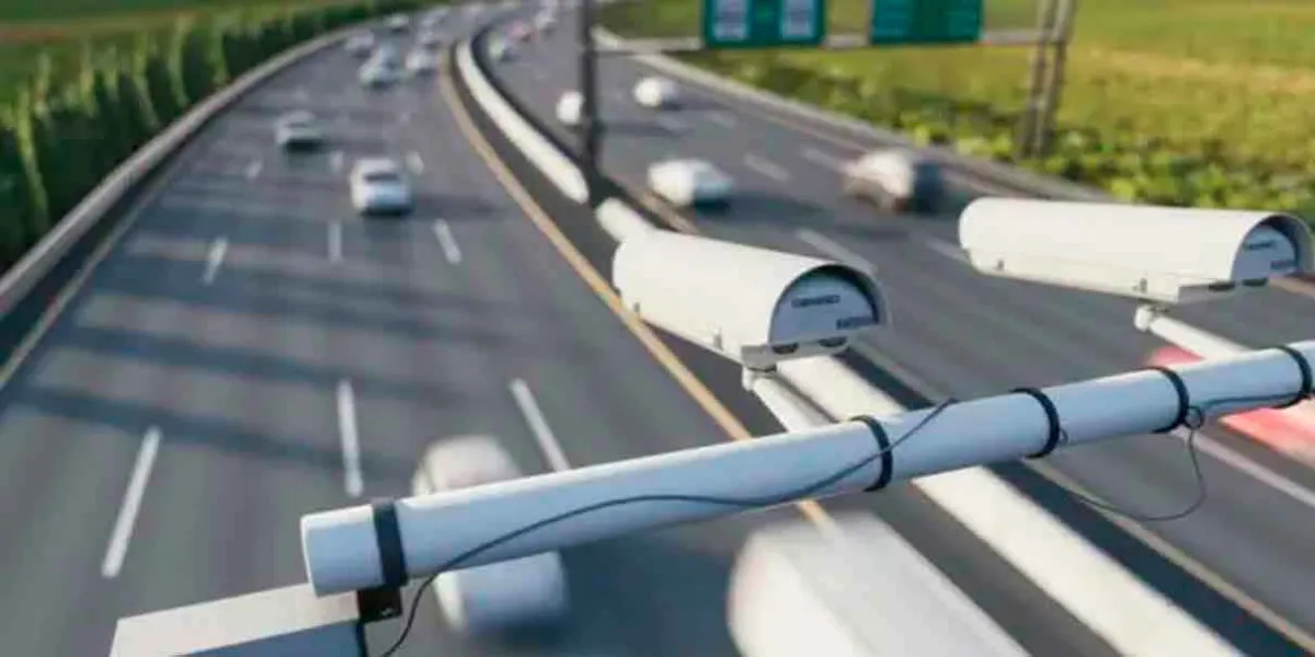 Puebla refuerza vigilancia en la autopista México-Puebla con 218 cámaras para combatir robo al transporte de carga