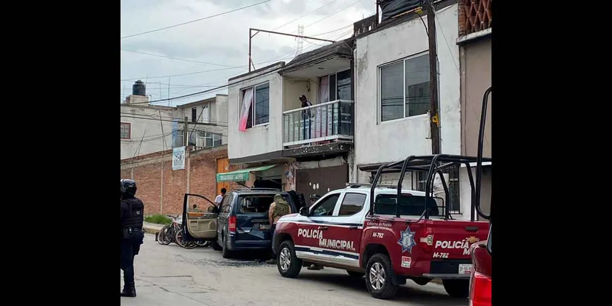 Persecución en acaba en choque contra taller de bicicletas