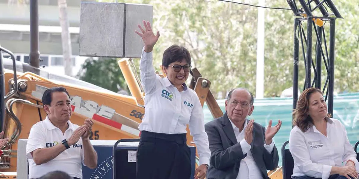 Lilia Cedillo atiende las necesidades de estudiantes y personal de la BUAP