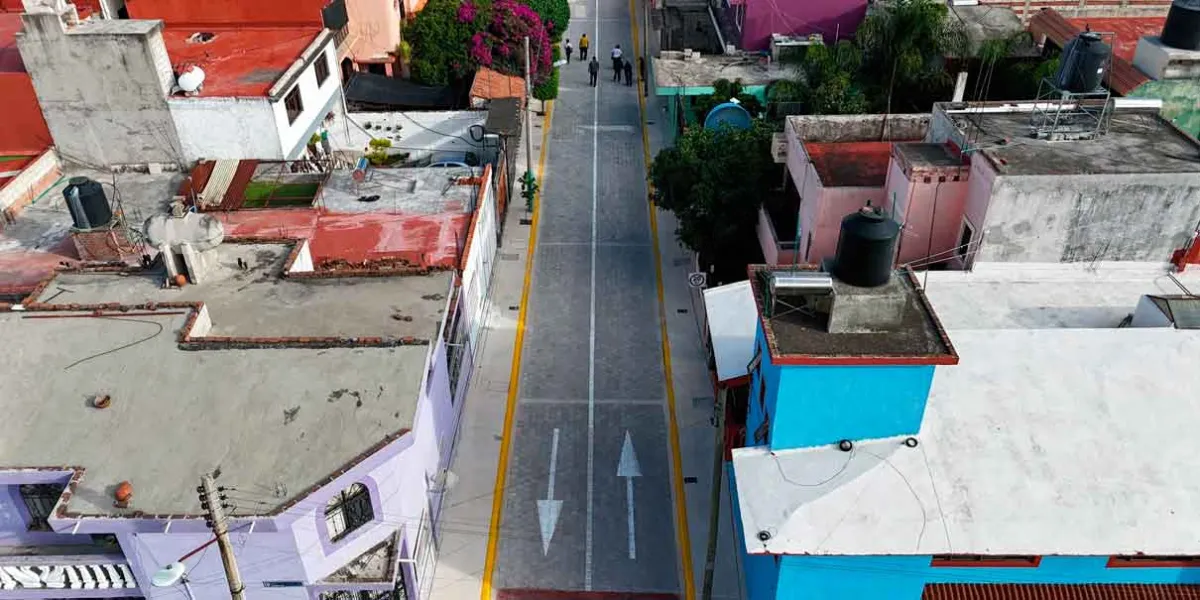 Ariadna Ayala entregó calle a vecinos de Lomas de Temaxcalapa