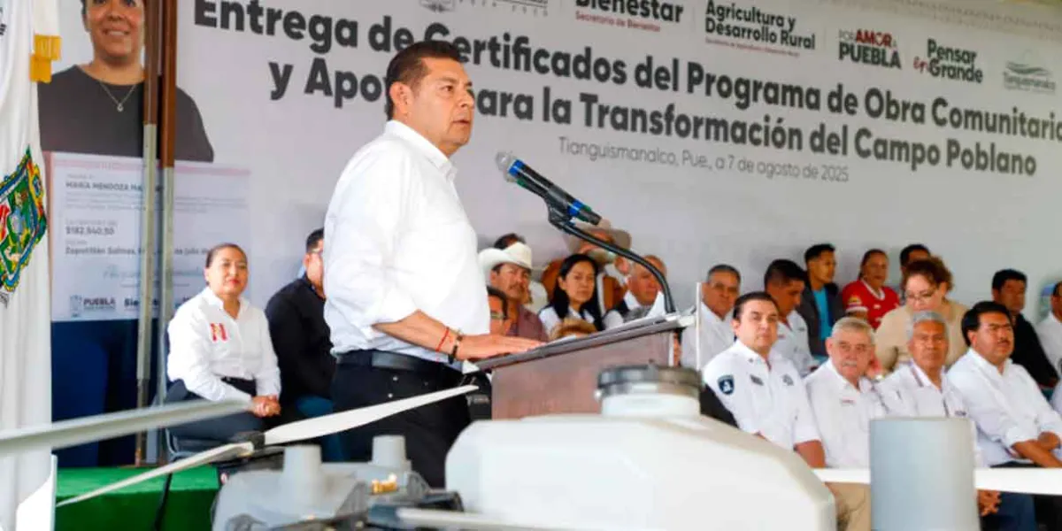 Impulso al campo de la región de Tianguismanalco; productores recibieron recursos 