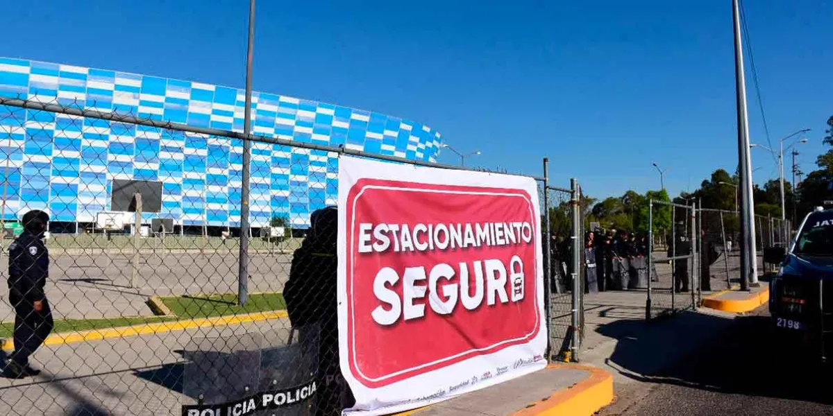 Alejandro Armenta asegura: estacionamientos de estadios en Puebla seguirán sin cobro