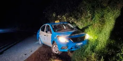 Sicarios ejecutan a taxista en carretera de Huauchinango