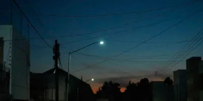   La colonia contaba con 69 luminarias LED y 116 tipo AMC, cubriendo al 100 por ciento el parque lumínico con esta estrategia