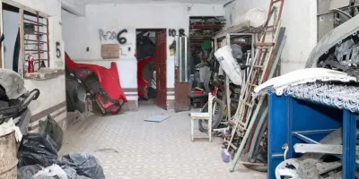 Aseguran 150 toneladas de autopartes robadas en falso hotel de la Cuauhtémoc