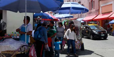 Informalidad laboral domina el empleo en Puebla pese a crecimiento ocupacional