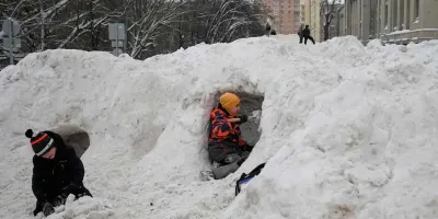 Nevadas extremas en Rusia dejan muertos y paralizan Kamchatka bajo metros de nieve