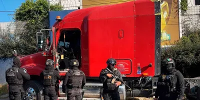 Recuperan tráiler robado en Puebla tras operativo aéreo 