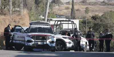Tiran cuerpo embolsado con advertencias en Xochimehuacán