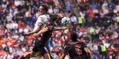 Toluca falla penal, Cruz Azul sobrevive y Pumas arrasa