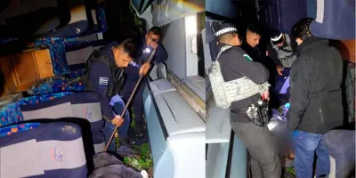 Autobús de pasajeros vuelca en Jalpan; reportan siete personas lesionadas