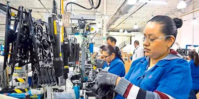 Manufactura recupera pedidos, pero inversión sigue frenada por desconfianza