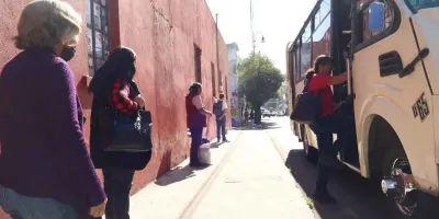Atlixco mantiene servicio de transporte pese a tensiones en el sector
