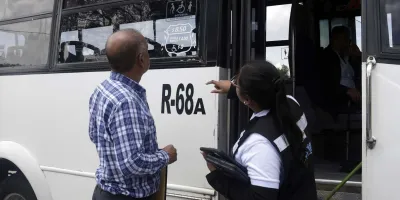 Tuvieron tiempo para acudir a la revista vehicular, habrá orden, chantajes no, dijo Armenta a transportistas2.jpg