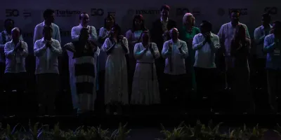 Apagón marca inauguración del Tianguis Turístico 2026 en Acapulco; Rosa Icela da discurso con luz de celular