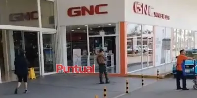 Reconocen a guardia que evitó robo en Plaza Crystal de Texmelucan