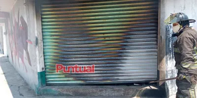 Fuerte incendio en taller de Texmelucan deja un herido y daños materiales