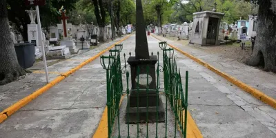 Obra de mejoramiento en el Panteón Municipal por el Día de Niño y la Madre
