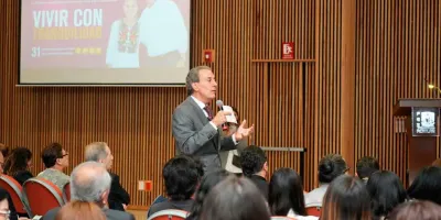 Pepe Chedraui participa en coloquio internacional de la UNAM sobre gobernanza