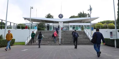 Sindicato de VW presiona por alza salarial