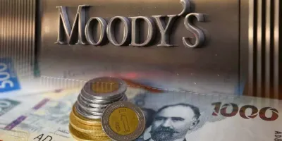 ¡México al borde del abismo financiero! Moody’s recorta su calificación y lo deja al límite de la no inversión